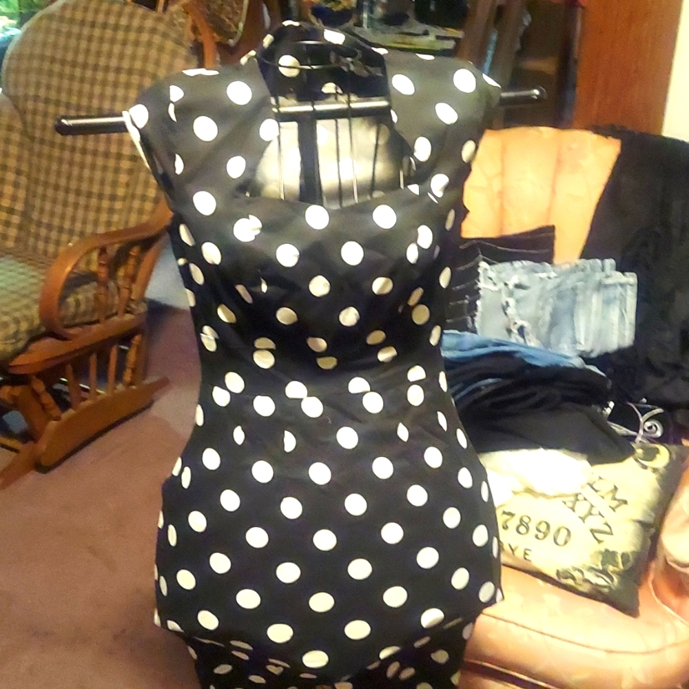 Spotted fitted dress